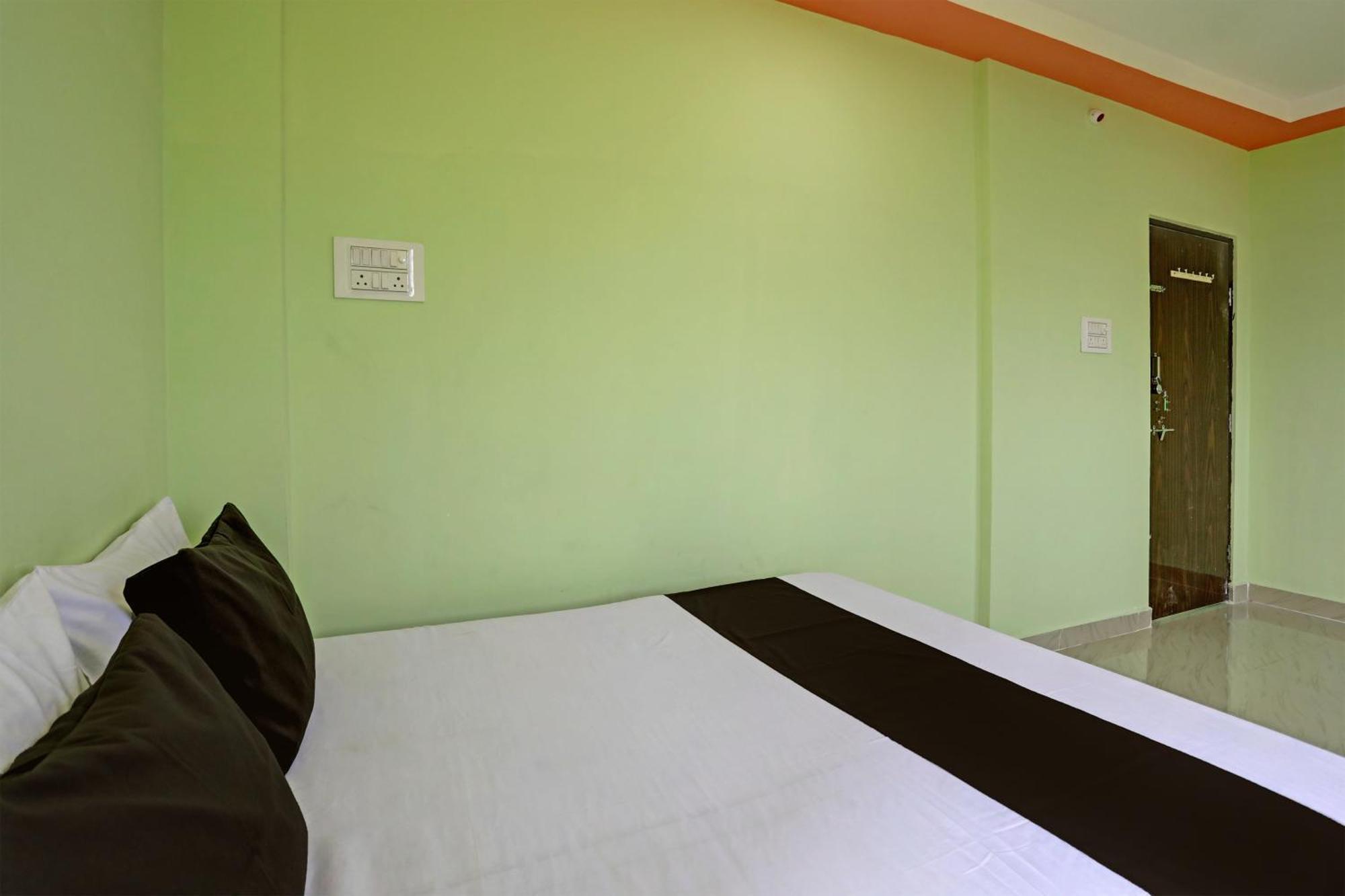 Chandrapur Spot On Hotel Leo Star מראה חיצוני תמונה